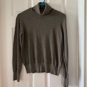 H&M Brown Turtleneck Medium